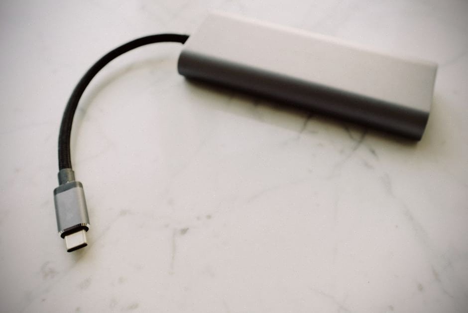 Télétravail avec deux écrans et moniteur portable USB-C