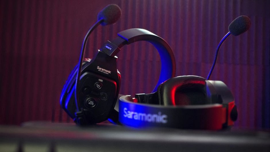 Casque Bluetooth branché en filaire pour une session gaming