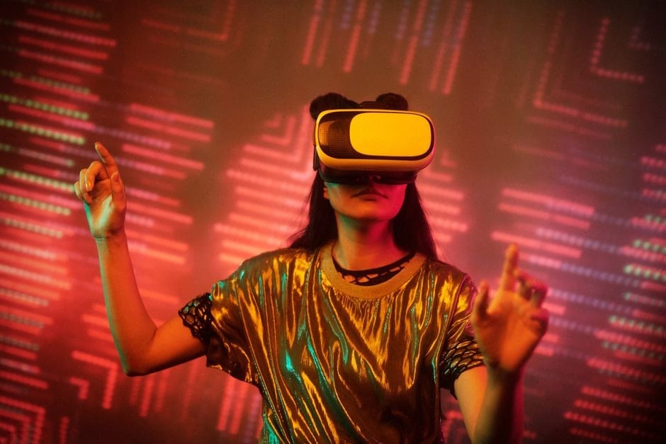 Voyant lumineux des lunettes IA Meta visible avant enregistrement vidéo