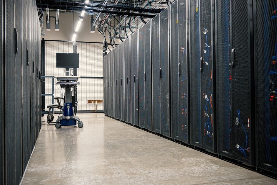 Centre de données illustrant les investissements cloud d’Amazon AWS