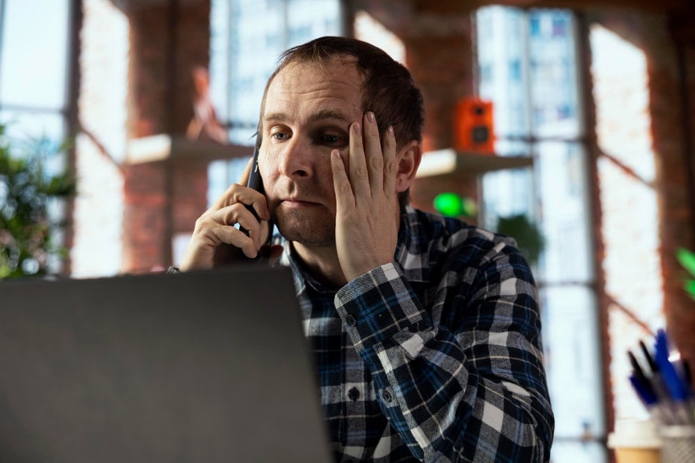 Un client qui n'arrive pas à commander deux fois de suite s'en va Un client qui n'arrive pas à commander deux fois de suite s'en va