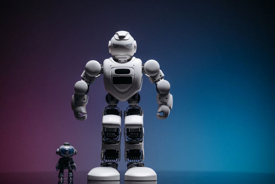 Comparaison entre robot humanoïde et robot utilitaire en laboratoire