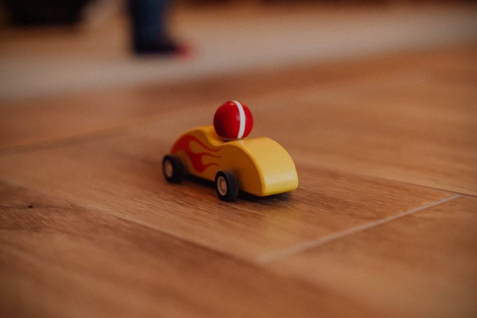 Jouets en bois classiques liés à la catégorie jaune NYT Connections