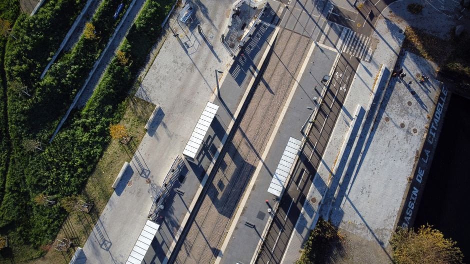Inspection des abords ferroviaires après les feux près du Trieux