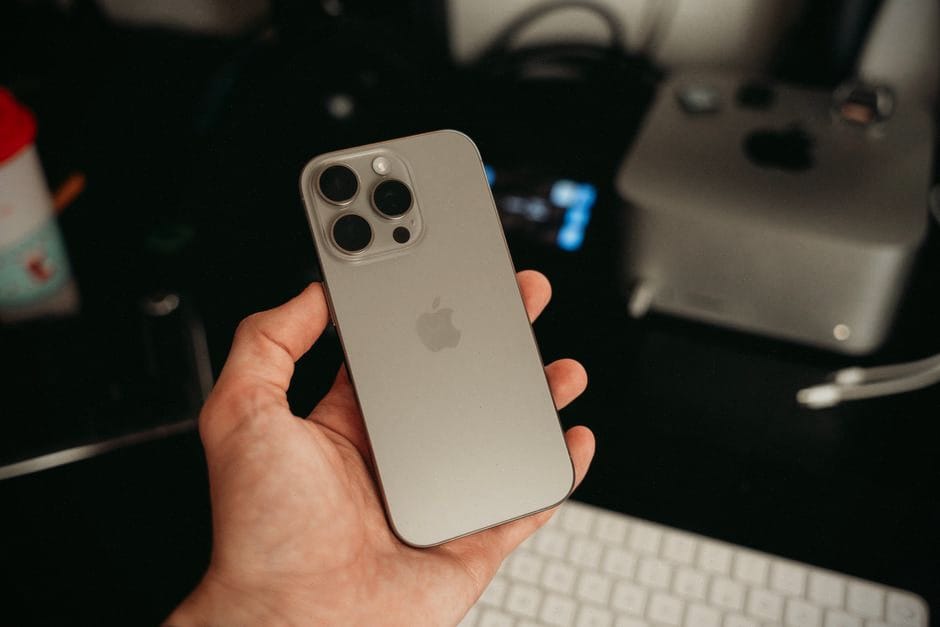 Comparaison du prix d’un iPhone 16 Pro reconditionné sur ordinateur