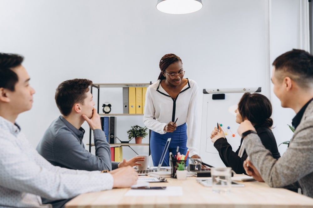 Une campagne digitale peut réunir des profils éditoriaux, créatifs, techniques, marketing et commerciaux Une campagne digitale peut réunir des profils éditoriaux, créatifs, techniques, marketing et commerciaux