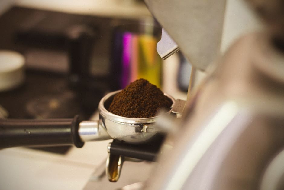 Porte-filtre mobile de machine espresso automatique compacte